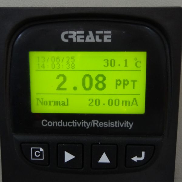 Movable Commercial Use Water Purifier 500L 1000L Reverse Osmosis Drinking Water Purification Plant 2000LPH Frp Tank Brackish Water Desalination Equipment Brackish Water Treatment Plant