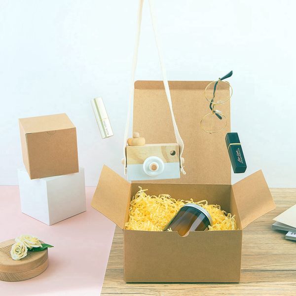 Изготовленные на заказ переработанные складывающиеся бумажные подарки из крафта, шоколадные квадратные упаковочные коробки