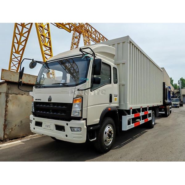 Brand New Howo 4X2 8ton Light Van Container Cargo Truck