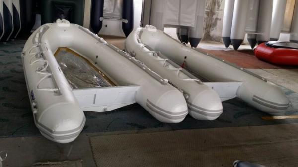 V Shape Transparent Inflatable Boat Convenient Carry 3.6m With Two Piece Aluminum Oars