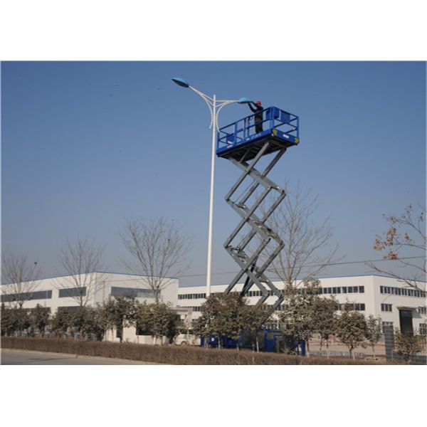 Widely Application Industrial Scissor Lift , Portable Hydraulic Lift Non Marking Solid Tire