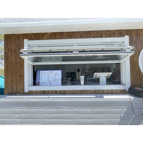 Studio North Light Folding Window Delivering Consistent Illumination for Art Creation