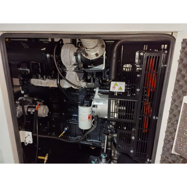 Slient 100kVA Cummins Diesel Genset haute efficacité avec moteur fiable 6BT5.9-G2