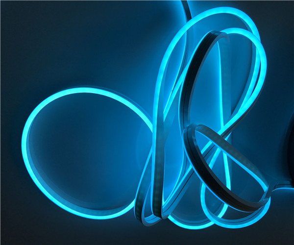 Света прокладки СИД 12В/24В ИП67 голубые, 2.5КМ отрезали свет веревочки силикона гибкий неоновый