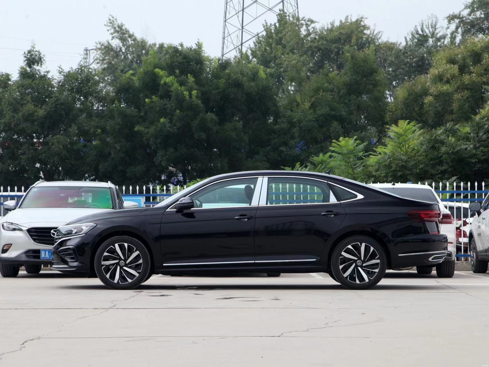 Используемый автомобиль седана версии 2.0T VW Passat 2022 330TSI Jinying средний новый/