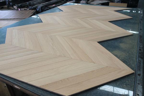 Natural Oak Chevron Engineered Flooring 530x70x10/4MM, AB grade, Brushed, UV lacquer