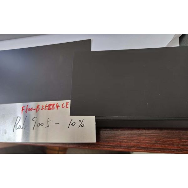 Bobina de aluminio prepintada PVDF del color mate grueso de la aleación 3105 2,00m m Ral 9005 para el panel de la fachada de las paredes de cortina