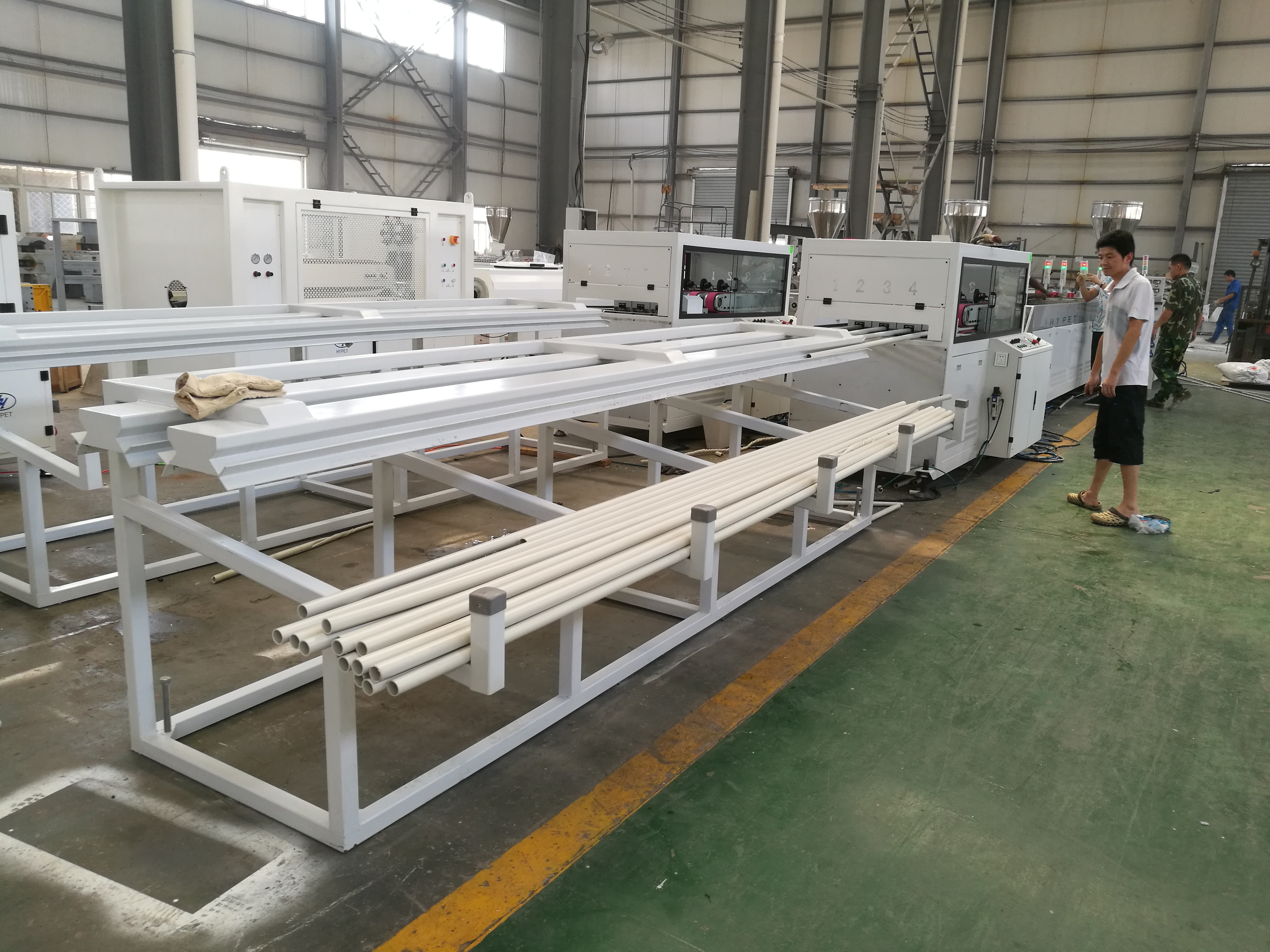 линия штранг-прессования трубы PVC 16mm до 32mm, производственная линия стренги трубы 4 проводника PVC