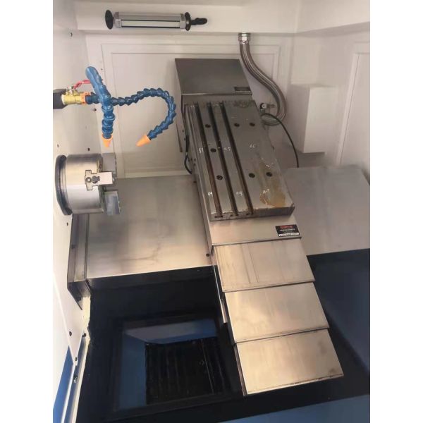 Slant Bed Type Heavy Duty CNC Lathe Machine 4500rpm Spindle Rotatio Speed HTC3627B