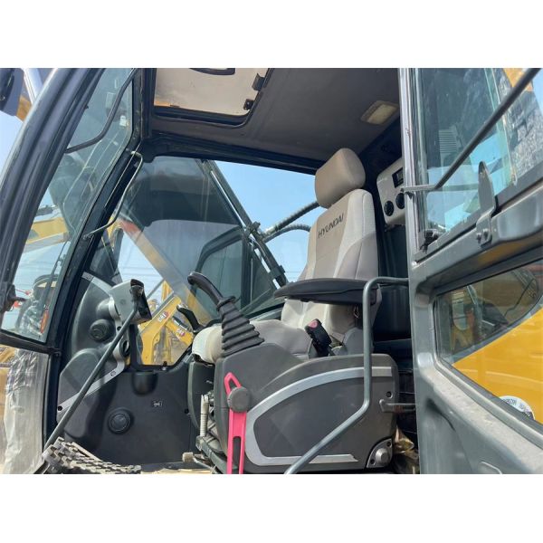 Hyundai R220LC Cummins B5.9 Hydraulic Excavator 22tons