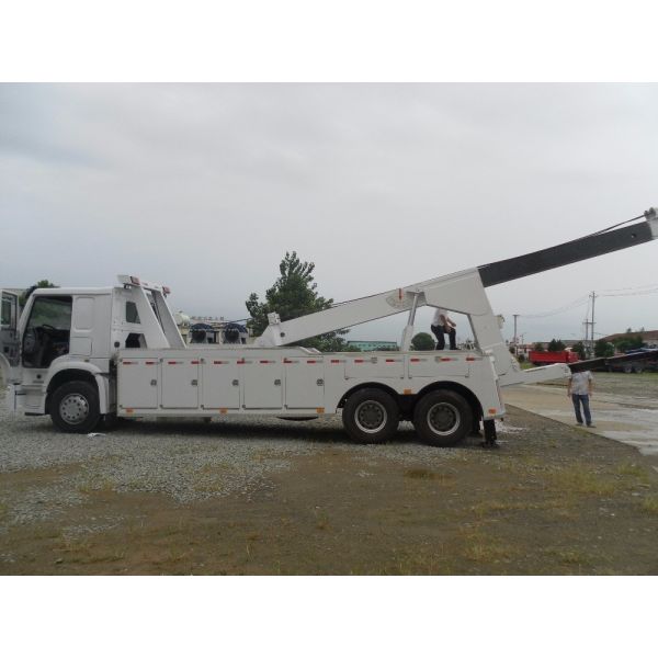 20 émission résistante de l'euro II de camion de naufrageur de route de la tonne 6x4 avec la longueur de 40m de l'acier