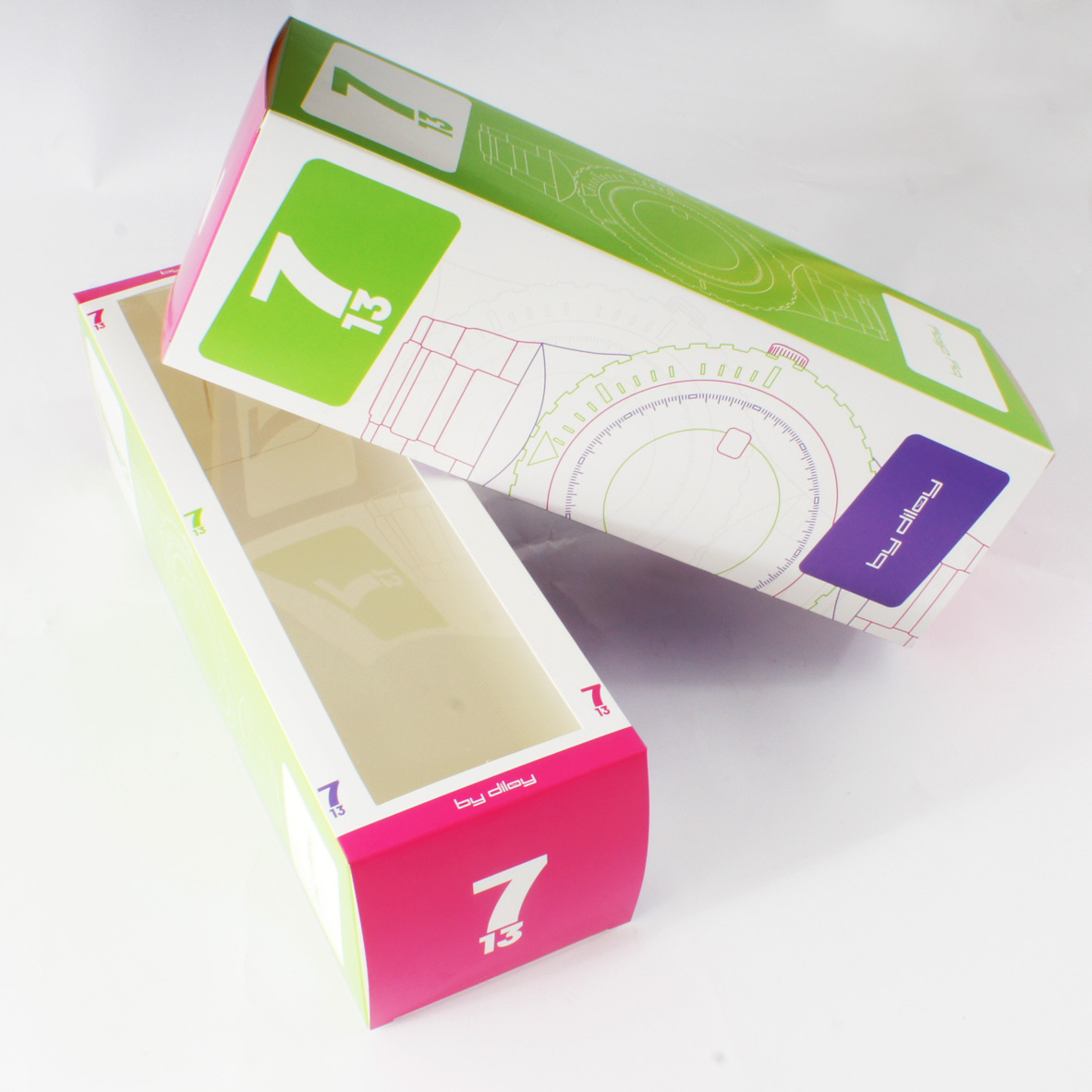 Die-cutting the PVC window Custom Boxes Printing Service for cosmetic boxes, cosmetic bags