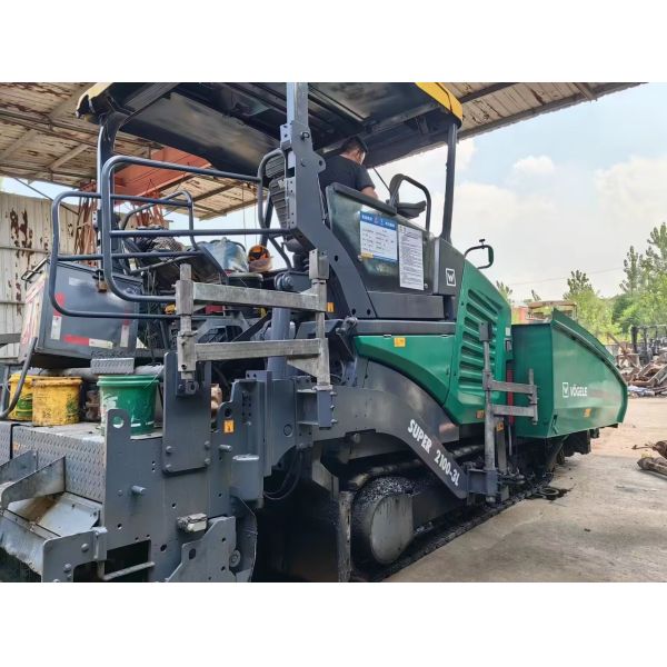 VOGELE 2100-3L Pavé d'asphalte d'occasion 8,5 m Largeur de pavé Niveau 3 Excellent état