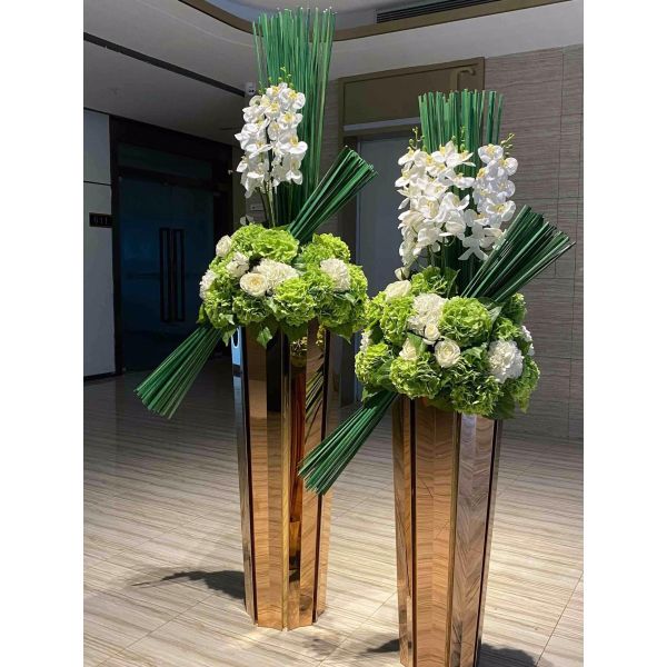 Golden Stainless Steel Outer Frame Planter Plant Bottle For Hotel