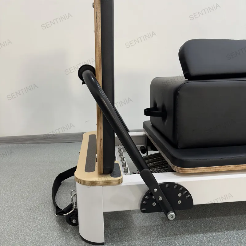 Leather Upholstery Studio Pilates Reformer Machine Exercise Equipment Tear Resistant