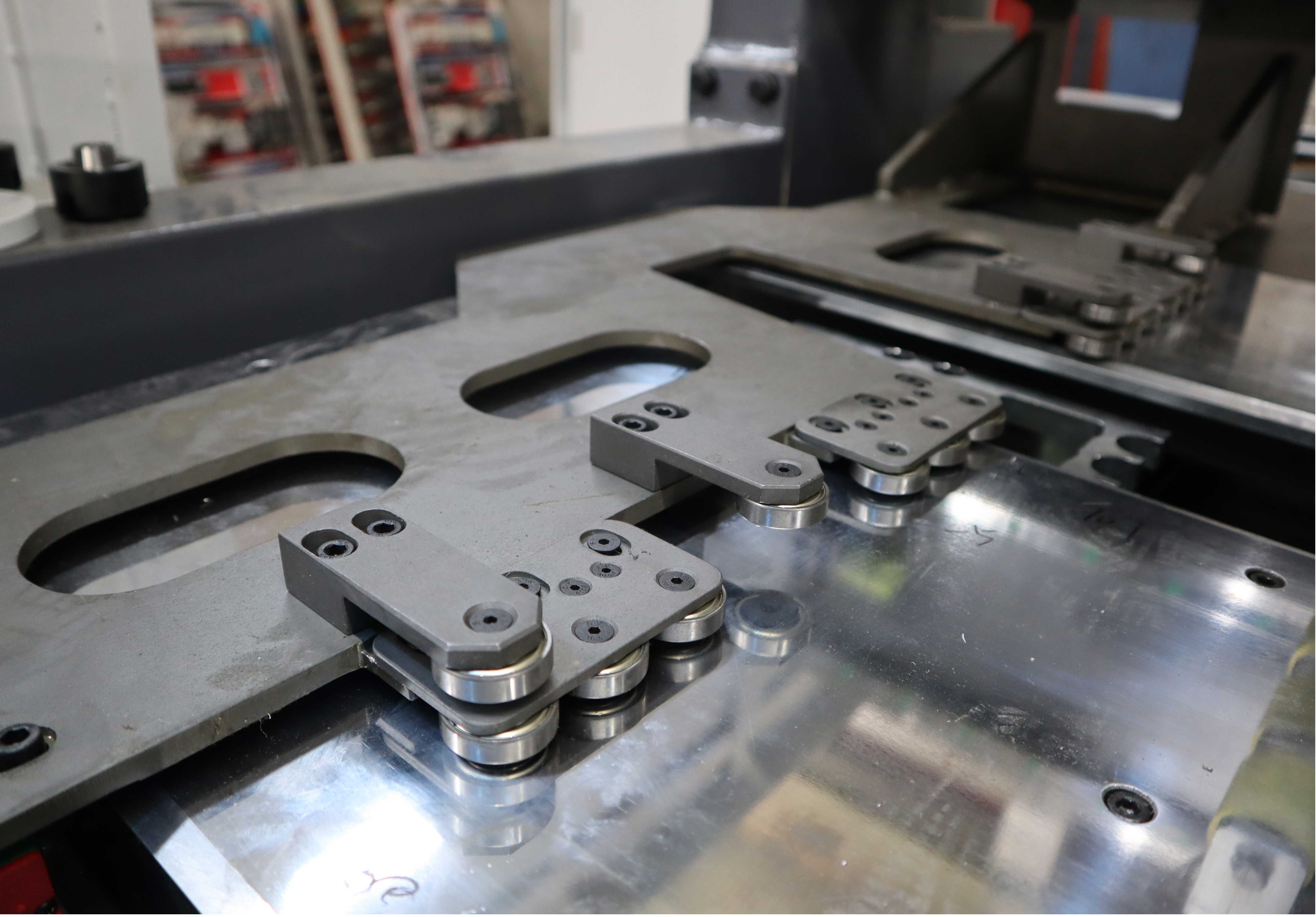 Искусственная машина расточкой CNC доски для деревянной мебели панели шкафа отверстия