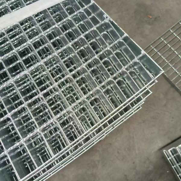 Galvanized Steel Grating, Superior Rust-Proof Performance