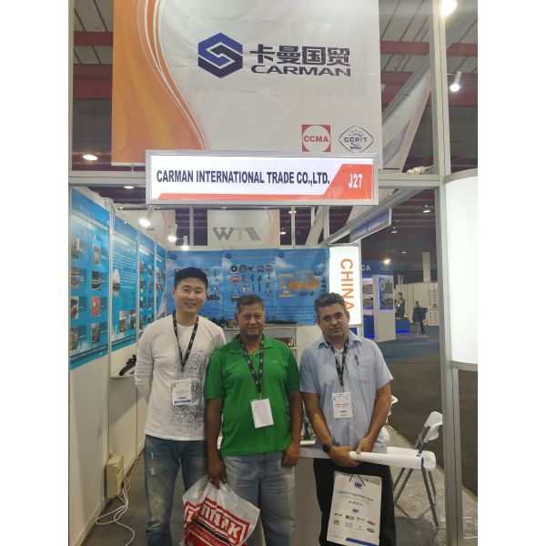 Filtro de combustible para Perkins Shantui SD16 Deutz VG15400800110 612600081294 1000816697 01181245 en el puerto marítimo de Qingdao