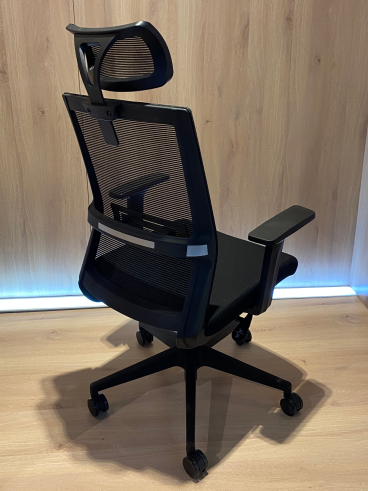 Пена отлитая в форму стулом t сетки менеджера конференции сформировала фиксированный подлокотник