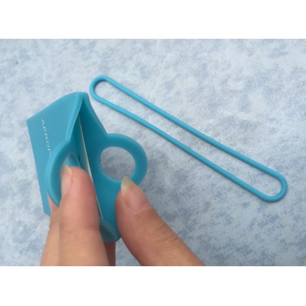 Eco Friendly Blue Business Card Silicone Holder Travel Suitcase Hang Tag With Logo Printing