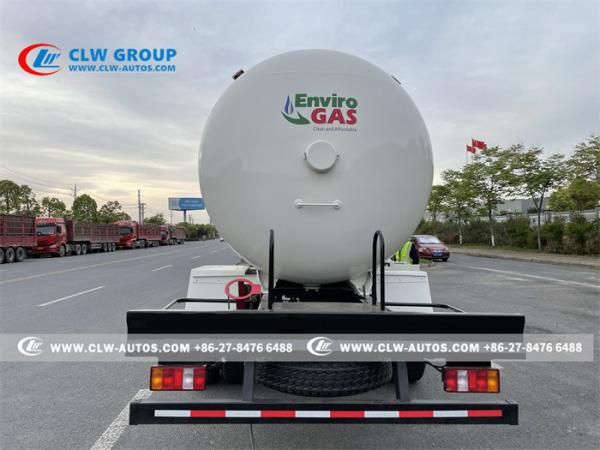 Howo 4X2 RHD 15000 litros de caminhão de cauda cortada do propano com distribuidor