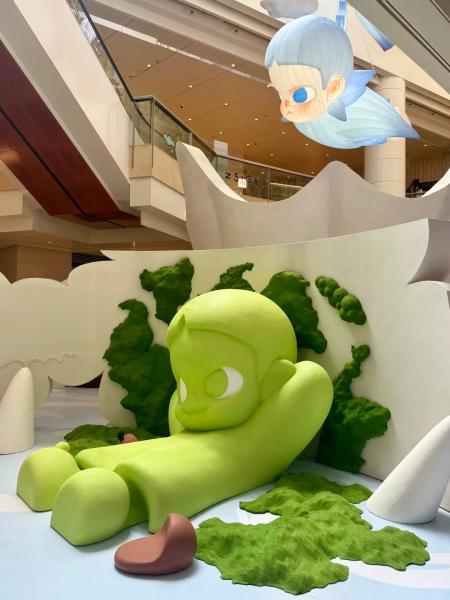 Customized Size Fiberglass Sculpture for Indoor & Outdoor Use with Matte or Glossy Finish