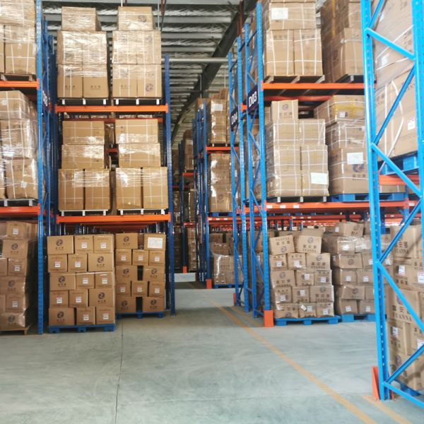 Steel Q235 Warehouse Pallet Racking Customized Width Large Capacity Storage Shelves