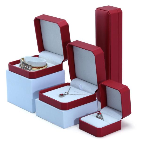 Boîte d'emballage de bijoux de luxe personnalisée en cuir rouge fait à la main