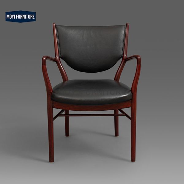Standard Size Dining Chair Solid Wood Upholstered Modern Luxury Design Engineered Specifically for Cafe Shop Hotel
