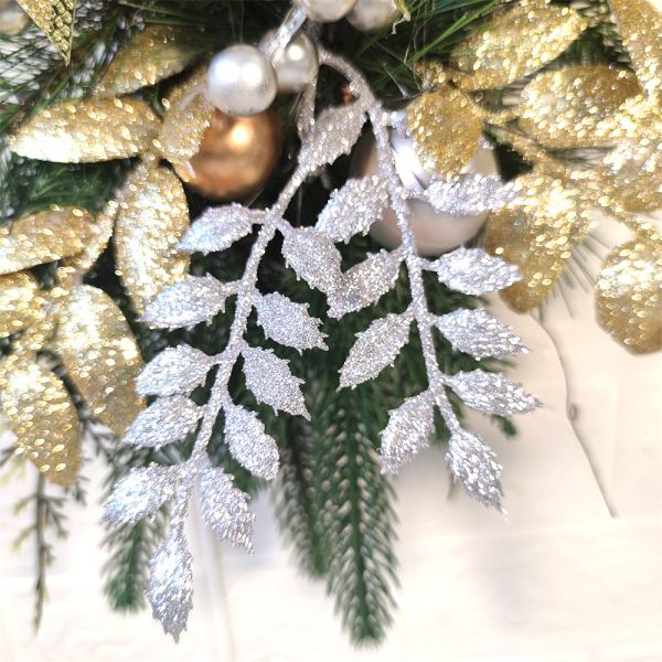 Plush Cloth and Plastic Door Hanging Rattan Wreath for Hotel Christmas Decoration
