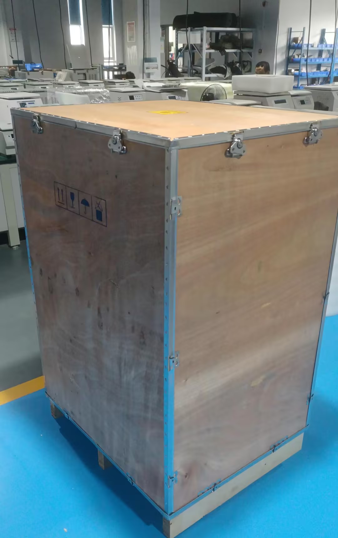 4x1000ml Swing Rotor Floor Standing Centrifuge Vertical Large Capacity for Bacterial Spores Purification Laboratory Use