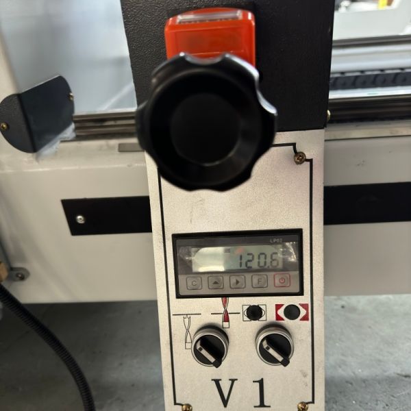 Taladradora y Mandrinadora Horizontal de Tres Filas para Madera