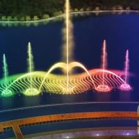 Fontaine de pulvérisation en acier inoxydable avec lumières LED et contrôle du signal musical