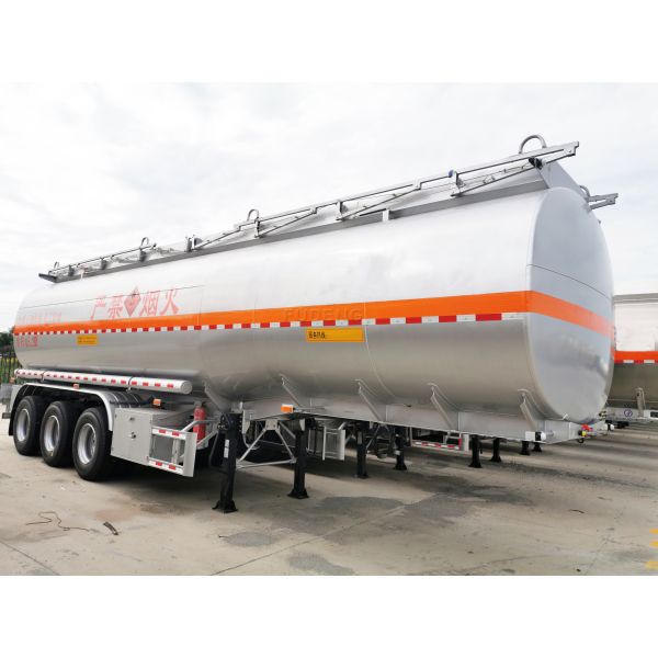 2 Compartments Tanker Lorry Fuel Tanker Semi Trailer For Oil Diesel Petrol