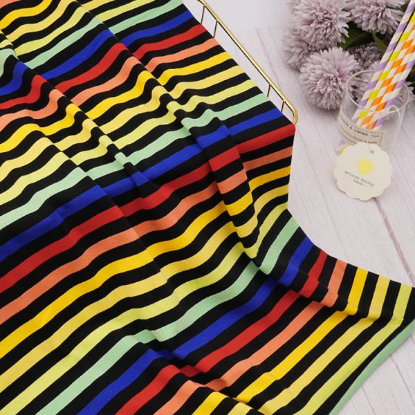 Tecido de algodão estriado à moda e amigável à pele para camiseta