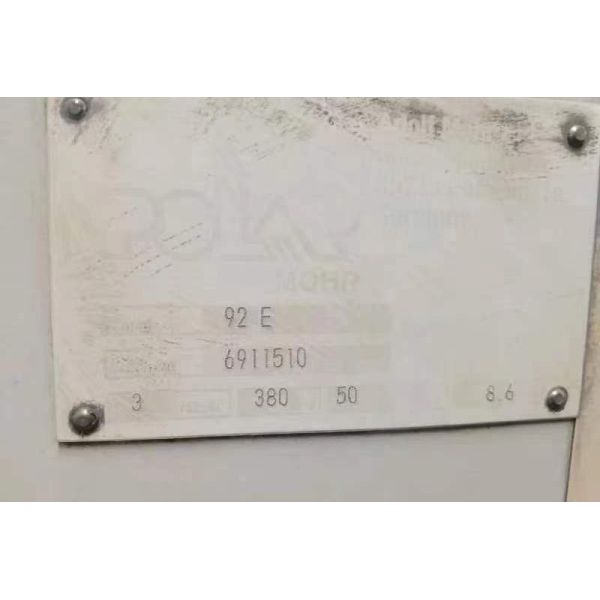 920 мм Максимальная рабочая ширина Полярная 92E Бумажная гильотина