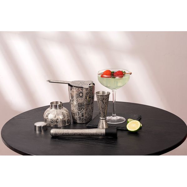 SS304 Stainless Steel Barware Martini Cocktail Shaker 17 Oz With Built In Strainer