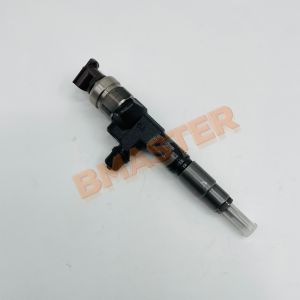 Densoo Fuel Injector 295050-1330 For V2607 Engine With 6 Months Warranty