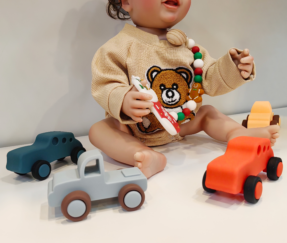 Nouveau arrivé Jouets de voiture en silicone pour bébés Ambulance mignonne Jouets de jeu