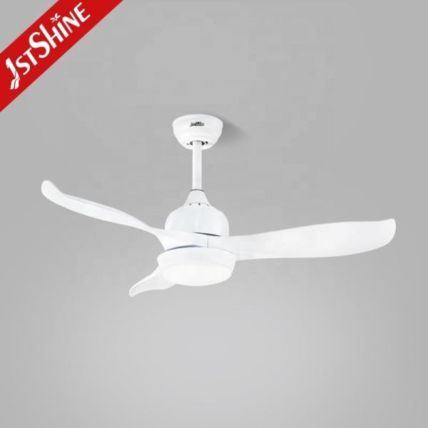 Melhore sua casa com este simples ventilador de teto LED branco e controle remoto