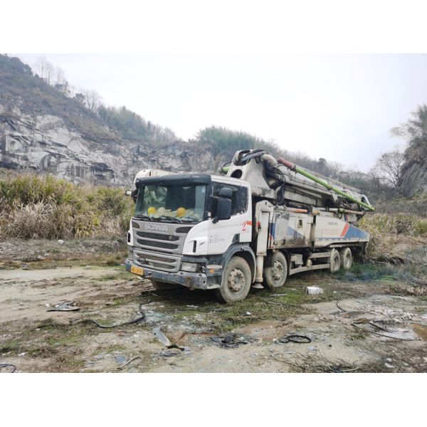 Used/Old Construction Equipment 53M Concrete Pump