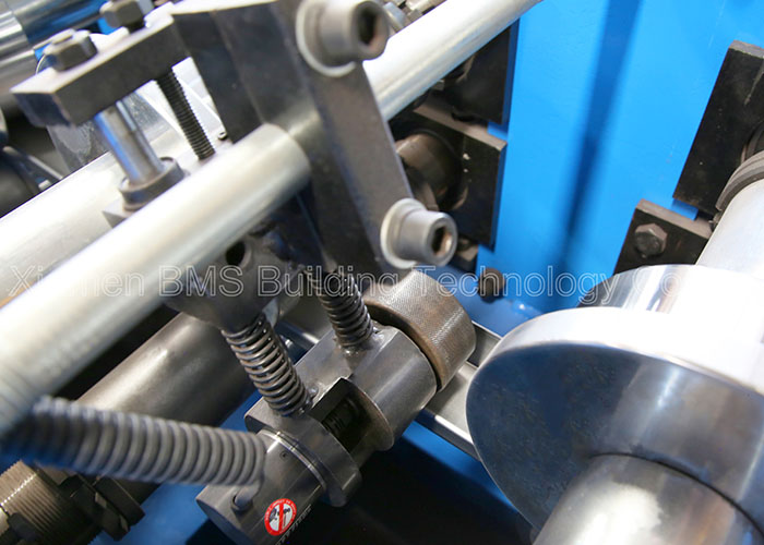 1.5 - 2,0 крен кронштейна полки толщины формируя машину с прибором сервопривода питаясь