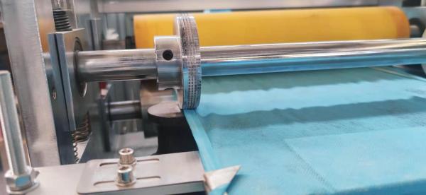AC220V 1.1kw 105pcs/Min Non Woven Shoe Cover Making Machine