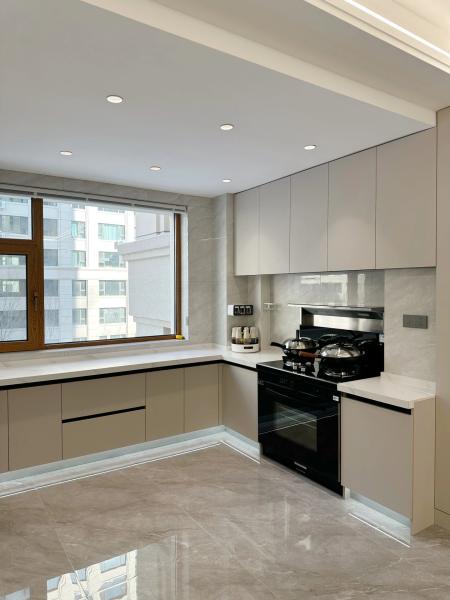 Three Section Track Linear Style Wood Kitchen Cabinet Wooden Cupboard