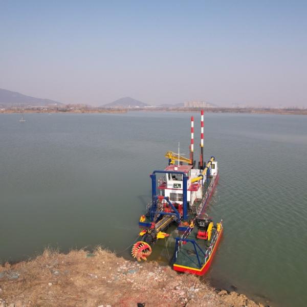 450mm Solid Capacity 700  cbm/h  hydraulic Cutter Suction Dredger for Dredging