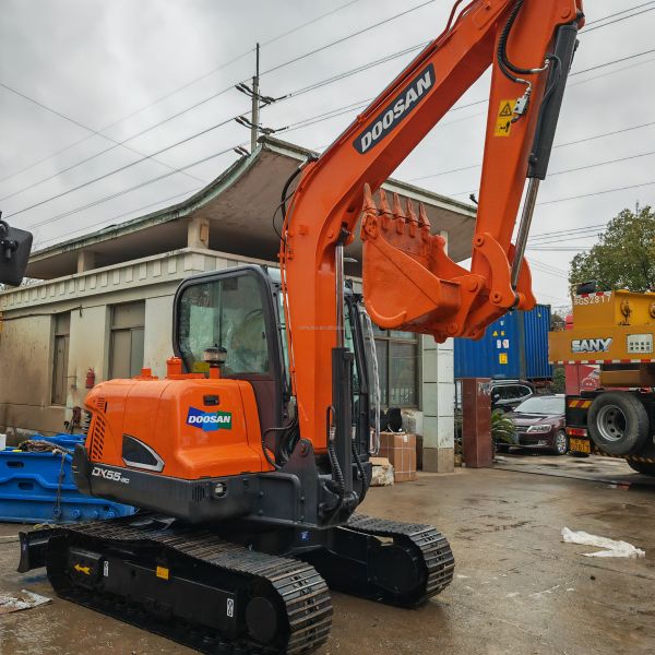 90 New Second Hand Doosan 55 Excavator 5 Ton DOOSAN DH55