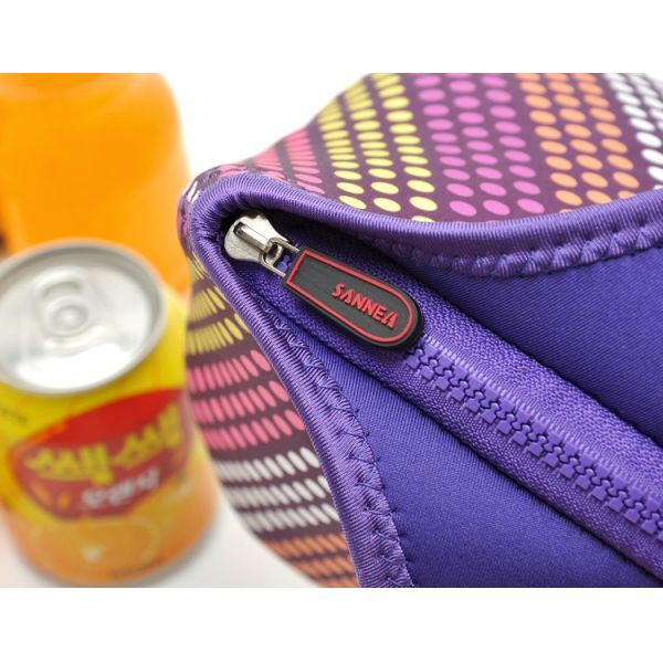 Manufacturers produce customized lunch bags for convenient transportation and good storage
