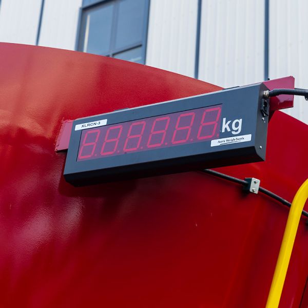 10000kg Weight TMR Mixer 20 Blades Auger Feed Wagon With High Flotation Tires