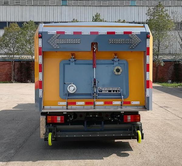 Efficient Road Maintenance Heavy Duty Street Cleaning Vacuum Truck