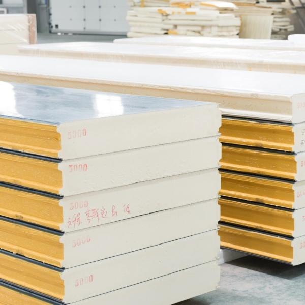 Modernização de isolamento de armazém Painel Sandwich de madeira de lã de rocha de design moderno com núcleo de espuma PU e XPS